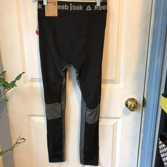 Reebok Training Compression Pants Size M NWT - Picture 2 of 8